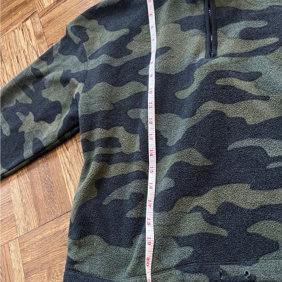 PINK Victoria’s Secret Cropped Fleece Pullover Camo Size Small - Picture 11 of 14